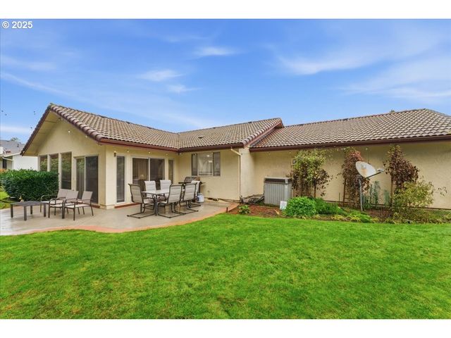 7610 Ne MEADOWS Dr, Vancouver, WA 98662