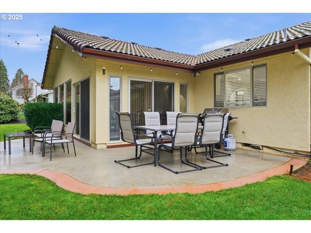 7610 Ne MEADOWS Dr, Vancouver, WA 98662