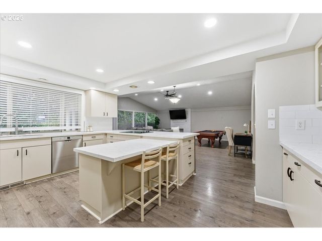 7610 Ne MEADOWS Dr, Vancouver, WA 98662