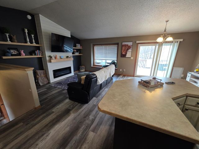 814 Woodbridge Circle, Dilworth, MN 56529