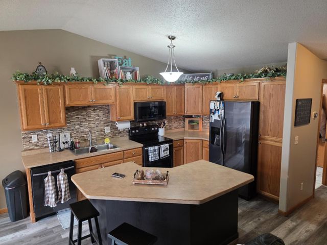 814 Woodbridge Circle, Dilworth, MN 56529