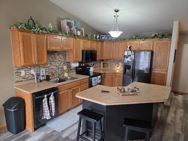 814 Woodbridge Circle, Dilworth, MN 56529