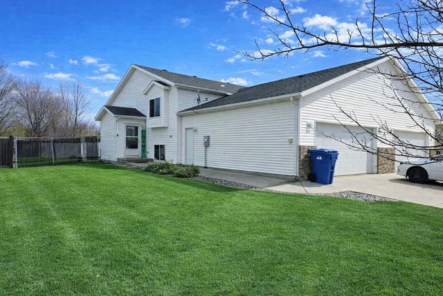 814 Woodbridge Circle, Dilworth, MN 56529