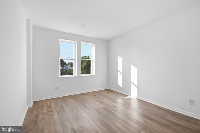29 CHESTNUT ST, Marcus Hook, PA 19061