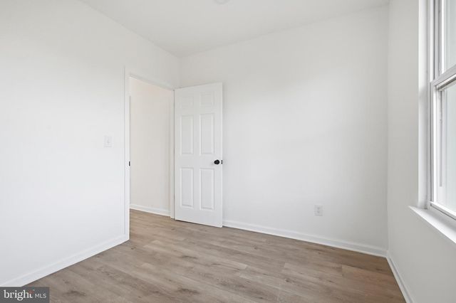 29 CHESTNUT ST, Marcus Hook, PA 19061