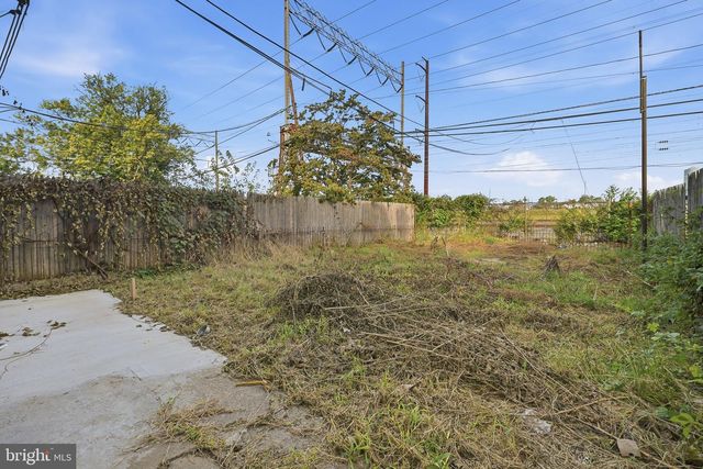 29 CHESTNUT ST, Marcus Hook, PA 19061