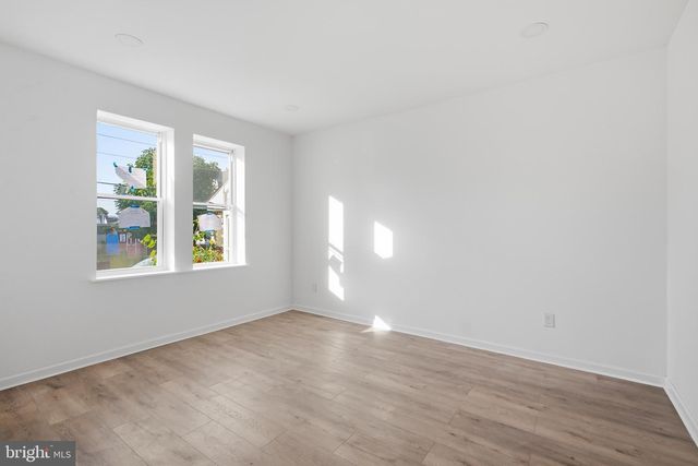 29 CHESTNUT ST, Marcus Hook, PA 19061