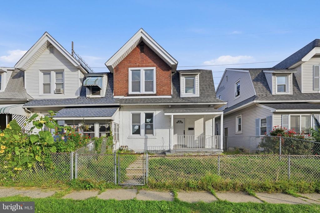 29 CHESTNUT ST, Marcus Hook, PA 19061