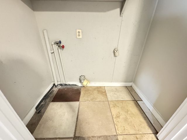 1015 W College St, Murfreesboro, TN 37129