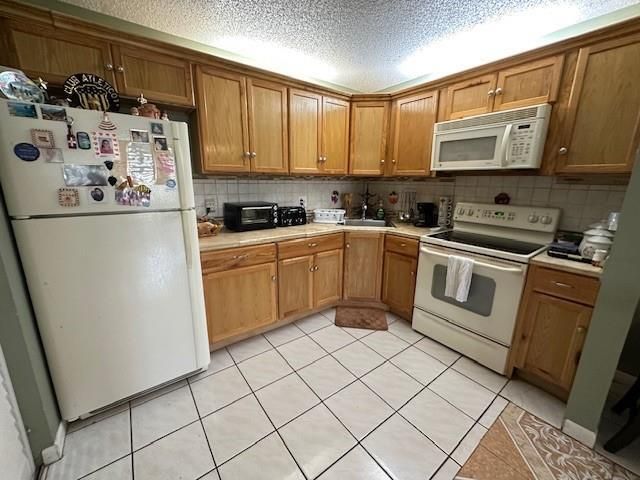 325 Knotty Pine Circle A-1, Greenacres, FL 33463
