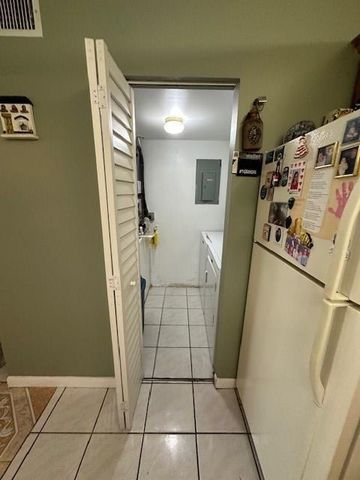 325 Knotty Pine Circle A-1, Greenacres, FL 33463
