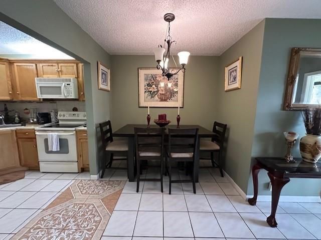 325 Knotty Pine Circle A-1, Greenacres, FL 33463