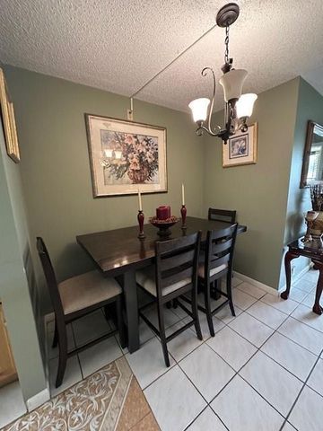 325 Knotty Pine Circle A-1, Greenacres, FL 33463