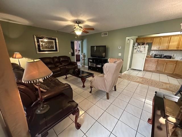 325 Knotty Pine Circle A-1, Greenacres, FL 33463