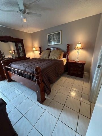 325 Knotty Pine Circle A-1, Greenacres, FL 33463