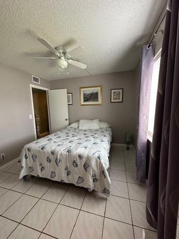 325 Knotty Pine Circle A-1, Greenacres, FL 33463