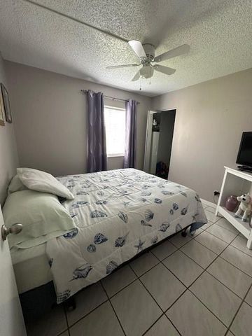 325 Knotty Pine Circle A-1, Greenacres, FL 33463