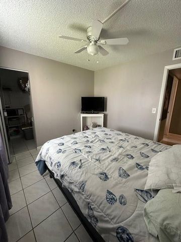 325 Knotty Pine Circle A-1, Greenacres, FL 33463