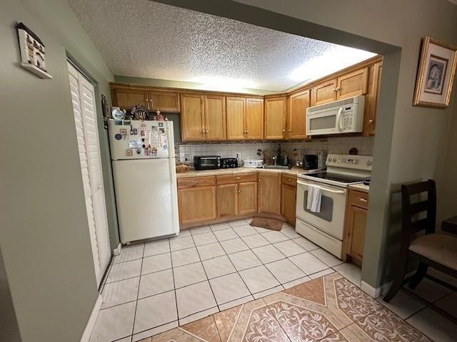 325 Knotty Pine Circle A-1, Greenacres, FL 33463