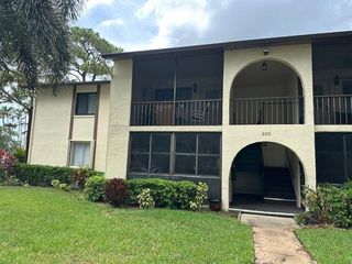 325 Knotty Pine Circle A-1, Greenacres, FL 33463