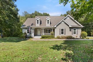 102 Cherokee Dr, White Bluff, TN 37187