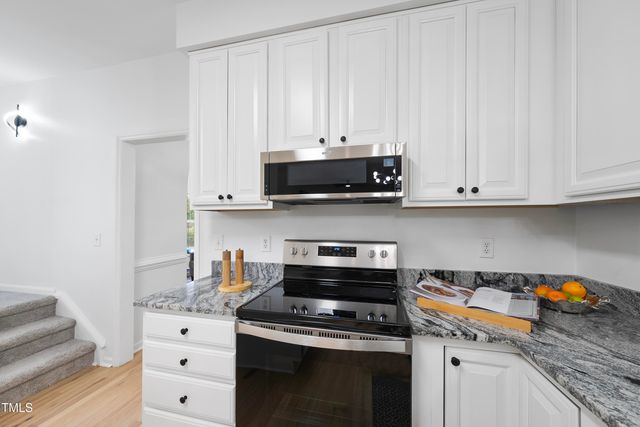 300 New Parkside Drive, Chapel Hill, NC 27516