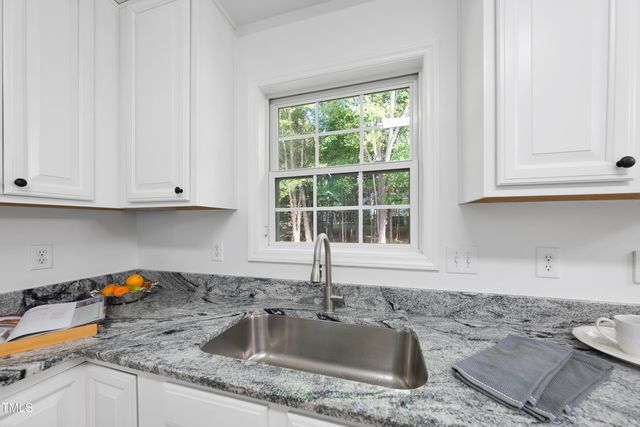 300 New Parkside Drive, Chapel Hill, NC 27516