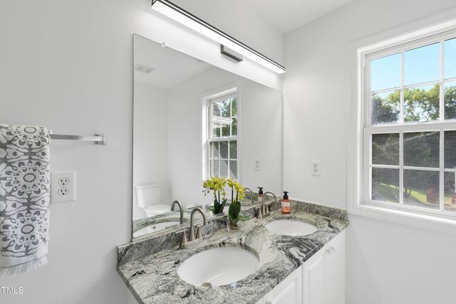 300 New Parkside Drive, Chapel Hill, NC 27516