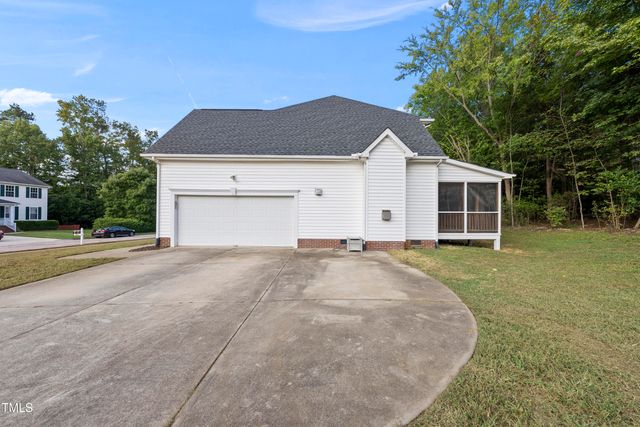 300 New Parkside Drive, Chapel Hill, NC 27516