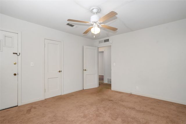 5832 Locke Avenue, Fort Worth, TX 76107