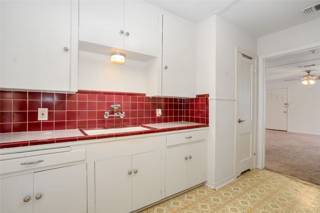 5832 Locke Avenue, Fort Worth, TX 76107