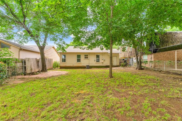 5832 Locke Avenue, Fort Worth, TX 76107