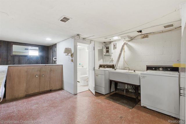 20561 Audette Street, Dearborn, MI 48124