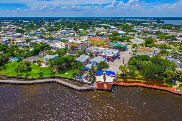 2950 SE Ocean Boulevard 5-2, Stuart, FL 34996