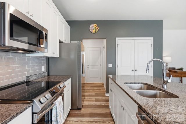 174 E Panther Creek Road, Troutman, NC 28166