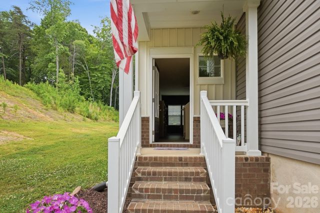 174 E Panther Creek Road, Troutman, NC 28166