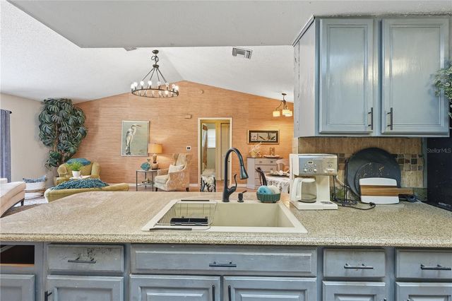 8464 W BRADSHAW STREET, Homosassa, FL 34448