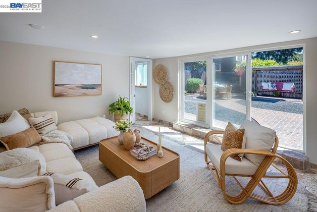 1329 Ordway St, Berkeley, CA 94702