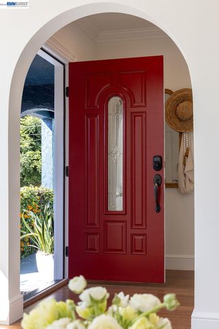 1329 Ordway St, Berkeley, CA 94702