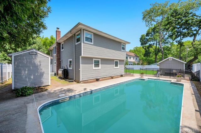 4 Florence Street, Nesconset, NY 11767