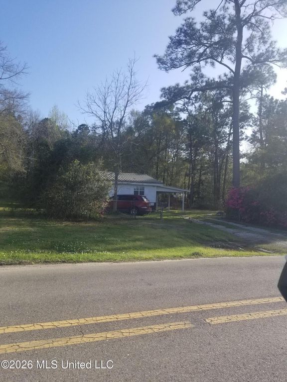 4215 W Gay Road, D'iberville, MS 39540