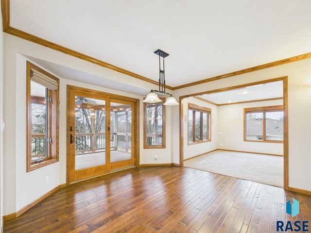 607 E 61st St Street, Sioux Falls, SD 57108