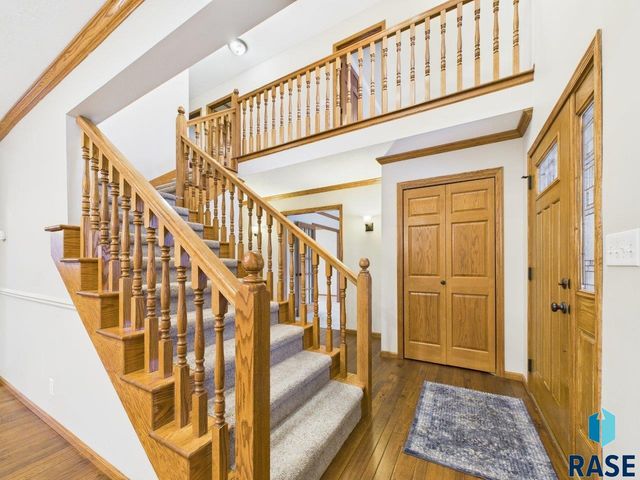 607 E 61st St Street, Sioux Falls, SD 57108