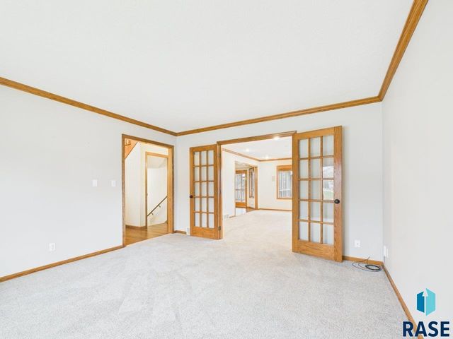 607 E 61st St Street, Sioux Falls, SD 57108