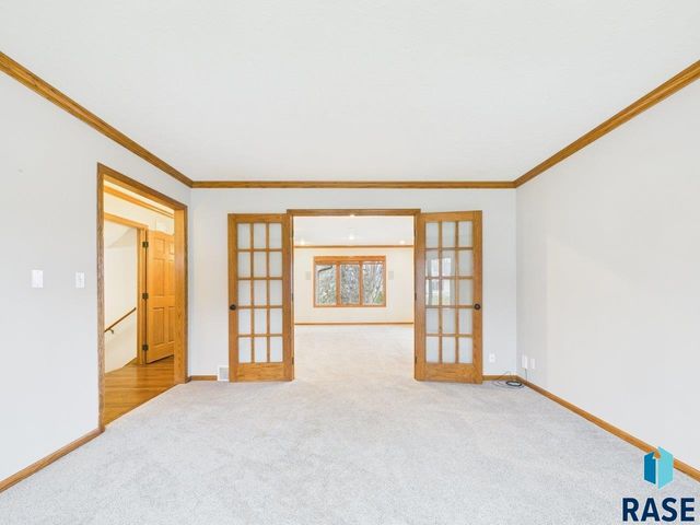 607 E 61st St Street, Sioux Falls, SD 57108