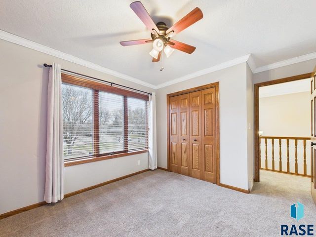 607 E 61st St Street, Sioux Falls, SD 57108