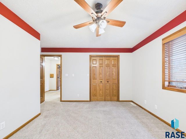 607 E 61st St Street, Sioux Falls, SD 57108