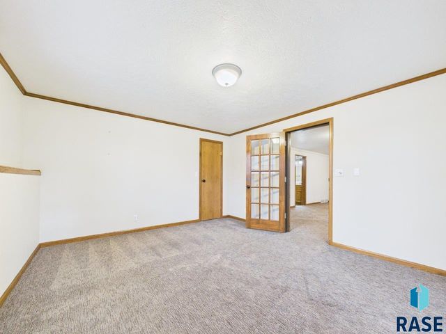 607 E 61st St Street, Sioux Falls, SD 57108