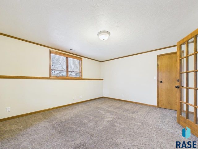 607 E 61st St Street, Sioux Falls, SD 57108