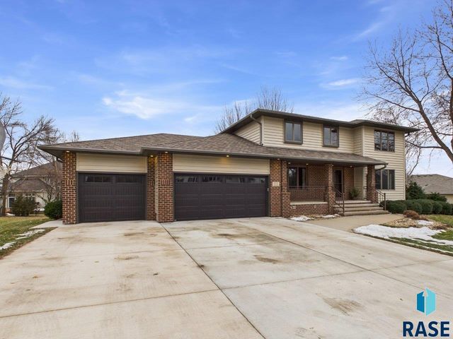 607 E 61st St Street, Sioux Falls, SD 57108